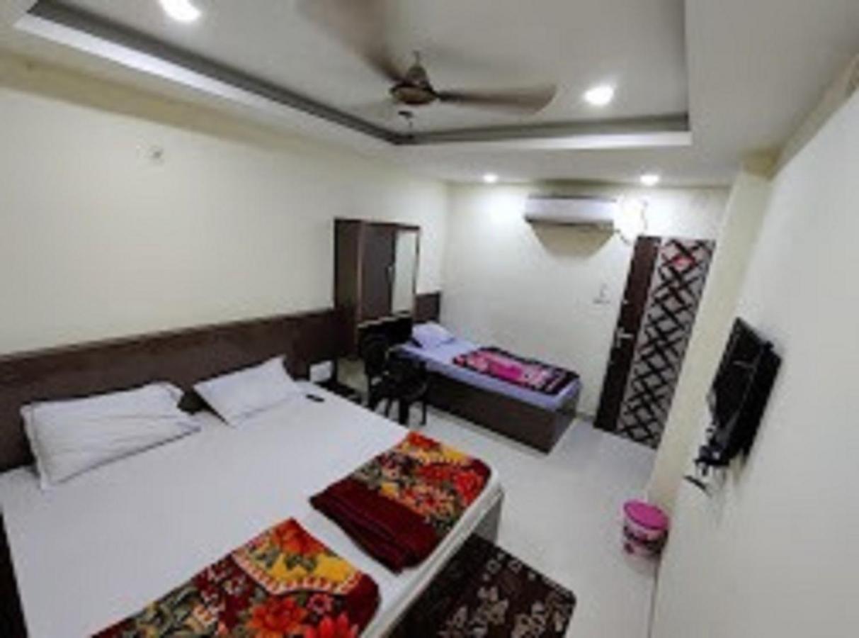 Swastik Guest House Bénarès Extérieur photo